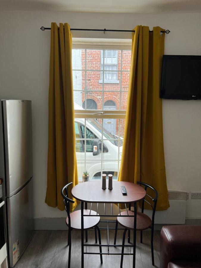 Ground Floor Two Bed Cairo Street Apartment Warrington  Ngoại thất bức ảnh