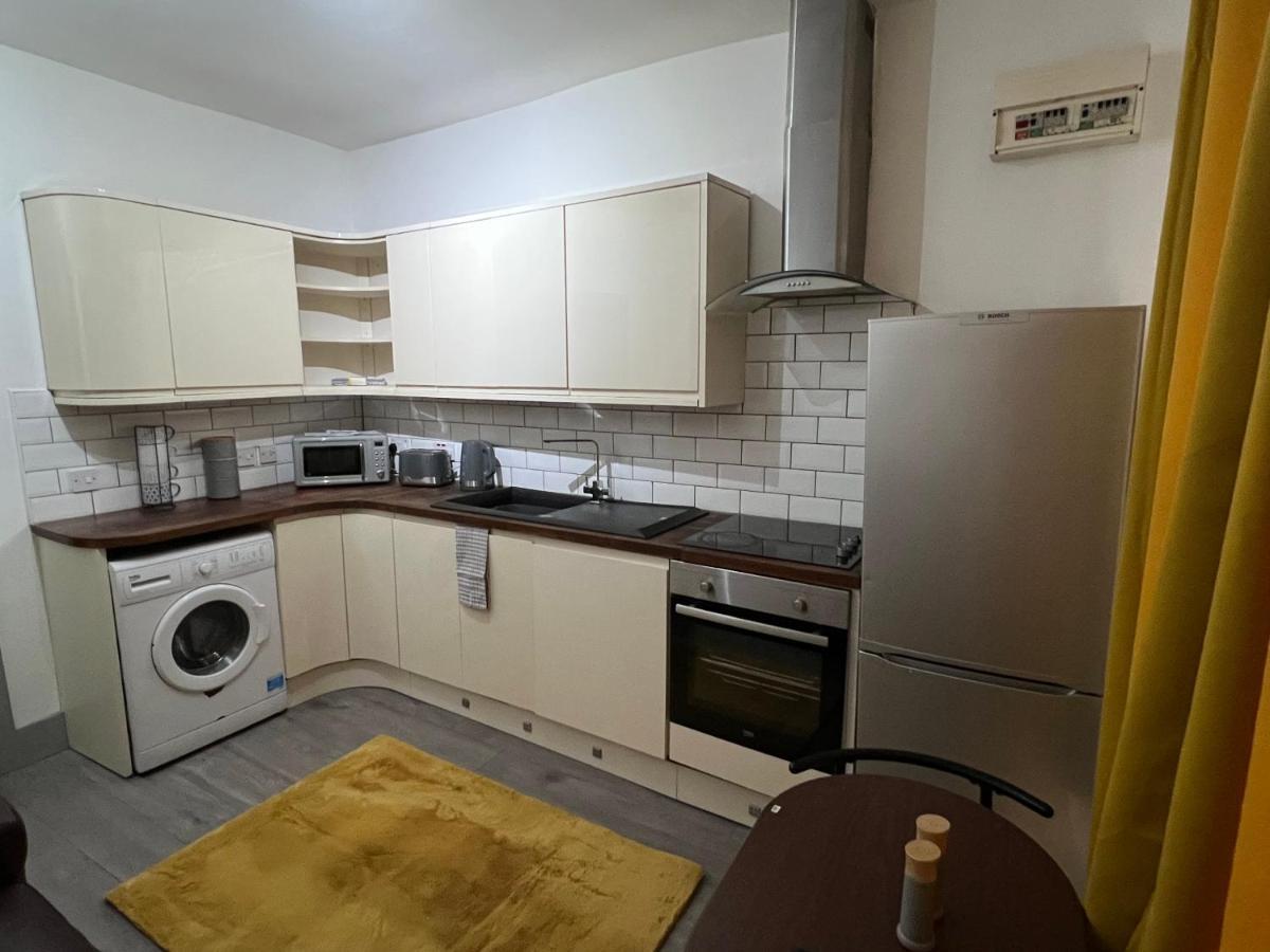 Ground Floor Two Bed Cairo Street Apartment Warrington  Ngoại thất bức ảnh