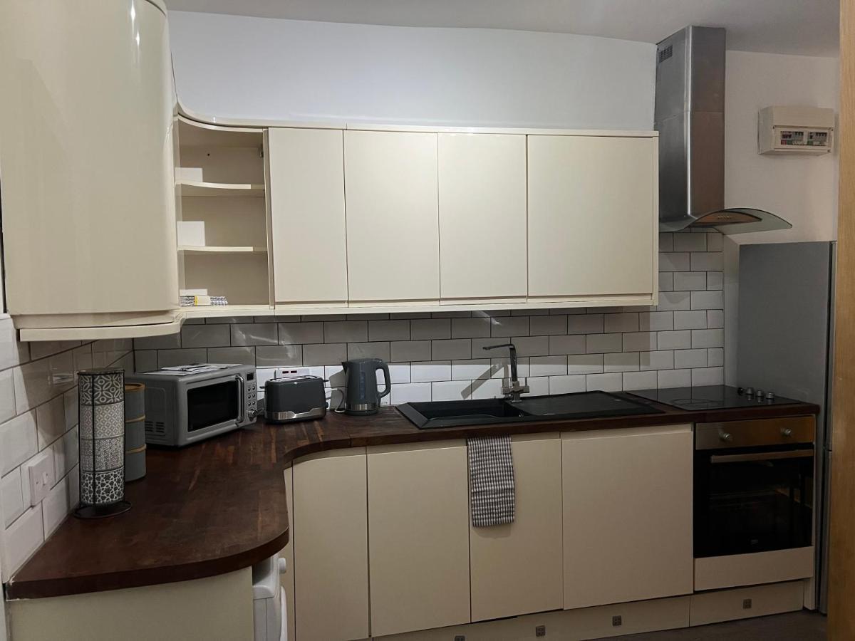 Ground Floor Two Bed Cairo Street Apartment Warrington  Ngoại thất bức ảnh