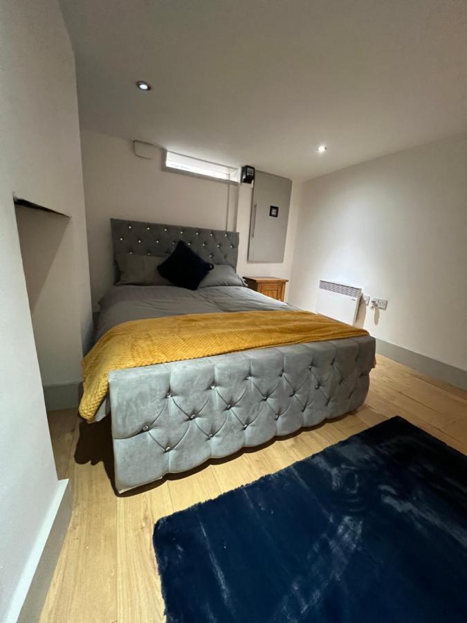 Ground Floor Two Bed Cairo Street Apartment Warrington  Ngoại thất bức ảnh